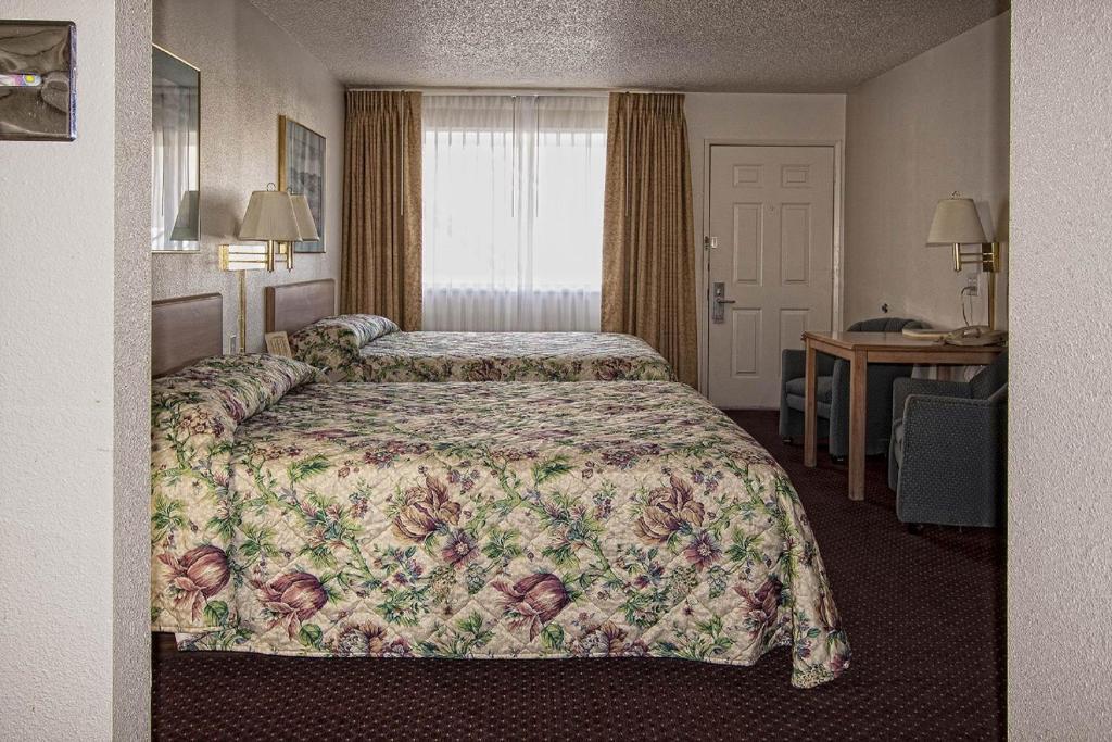 Three Rivers Inn Biggs Junction Room photo